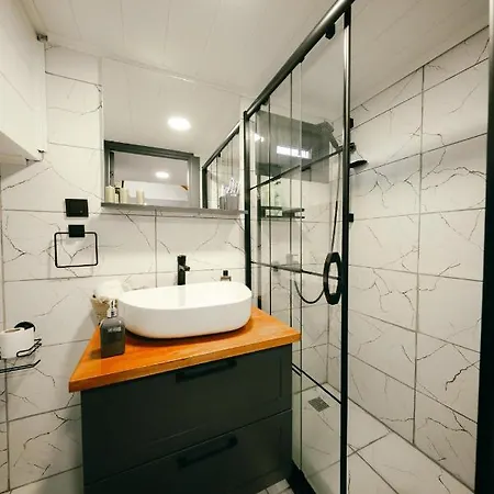 Cappatiny House *